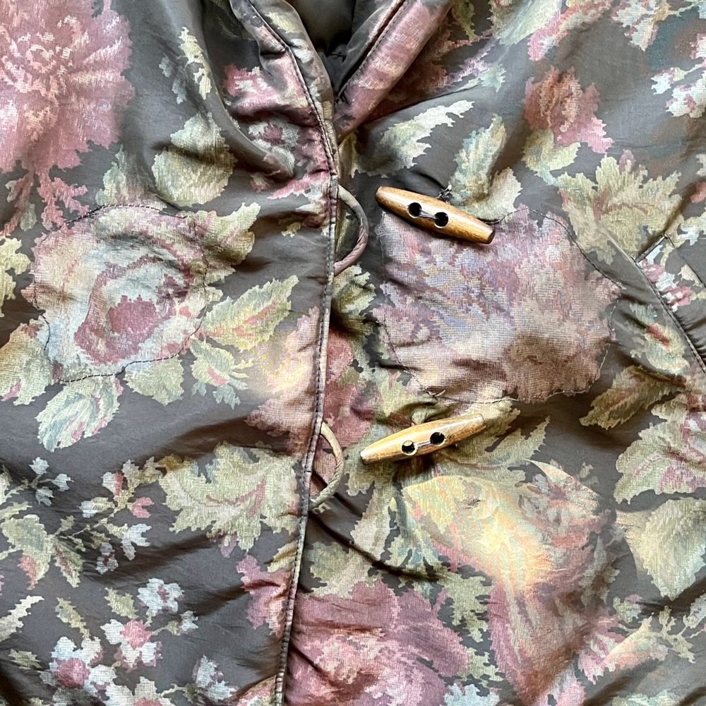 VTG Bill Blass Floral Down Puffer w/ Toggles - Picture 9 of 12